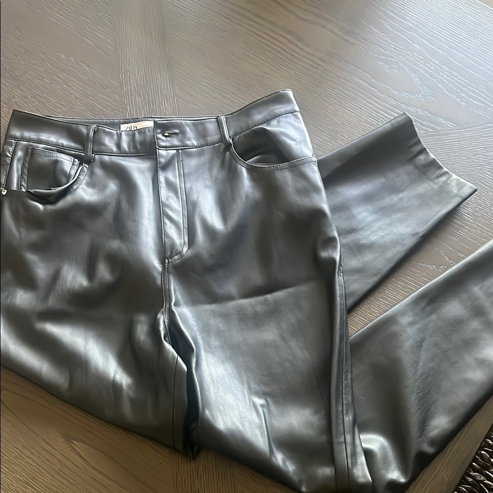 Sleek Zara  Black Faux Leather Pants